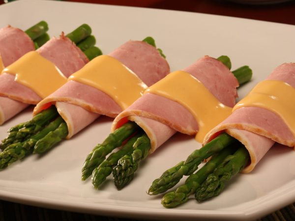 Ham and Asparagus Roll-Ups